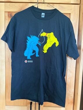 Gildan Black Graphic American Red Cross Godzilla x Kong Limited Edition tee M